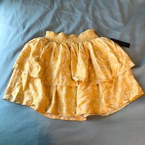 🌻 BRAND NEW 🌻 Yellow Floral Ruffle Skirt